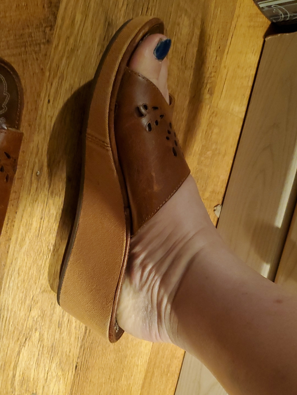Olukai Womans Brown Leather Cutout Slide Sandals Size 10 - Picture 15 of 15